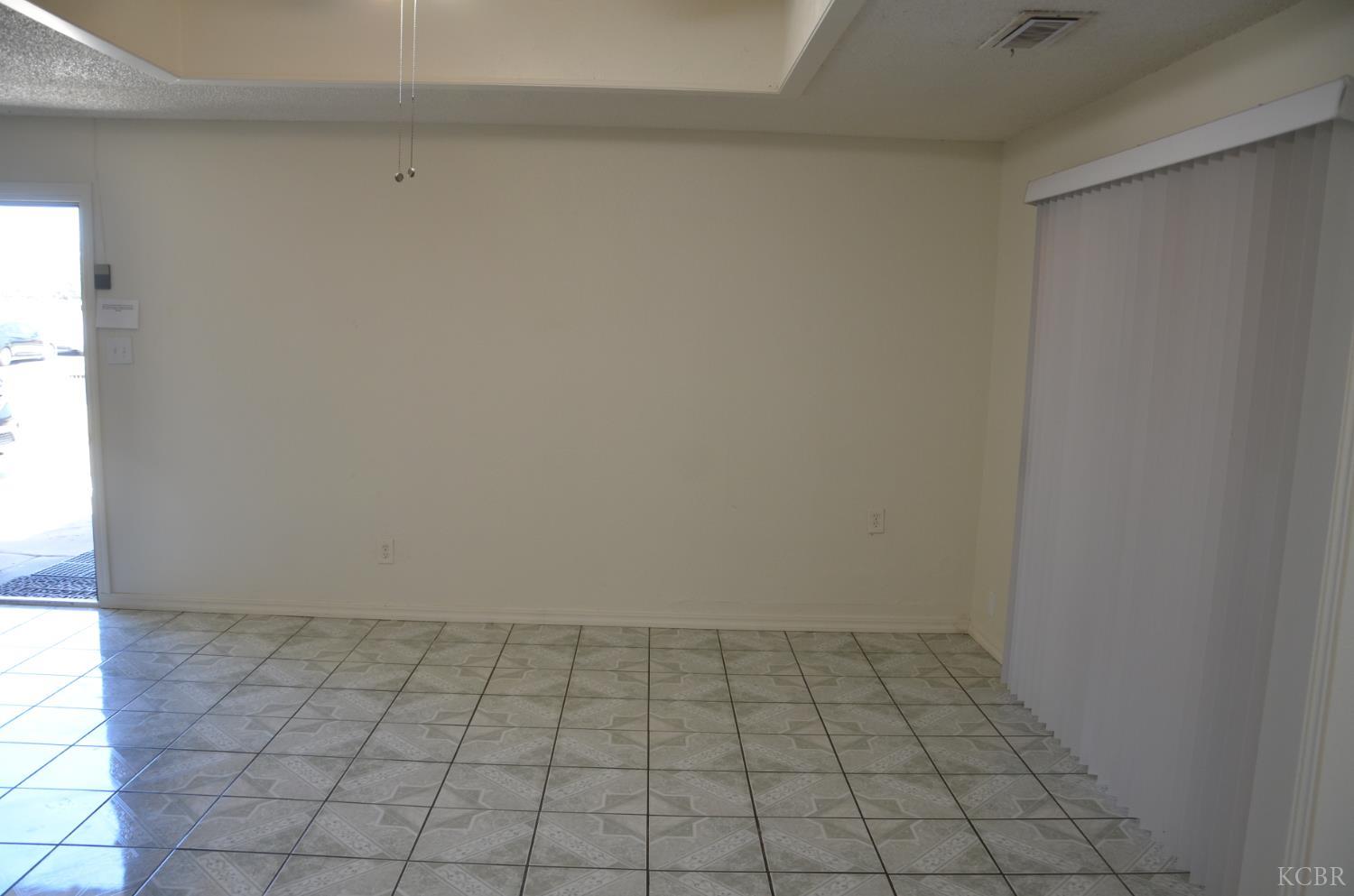 19663 Royal Ln, Lemoore, CA 93245