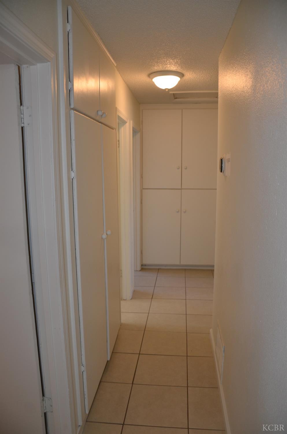 19663 Royal Ln, Lemoore, CA 93245