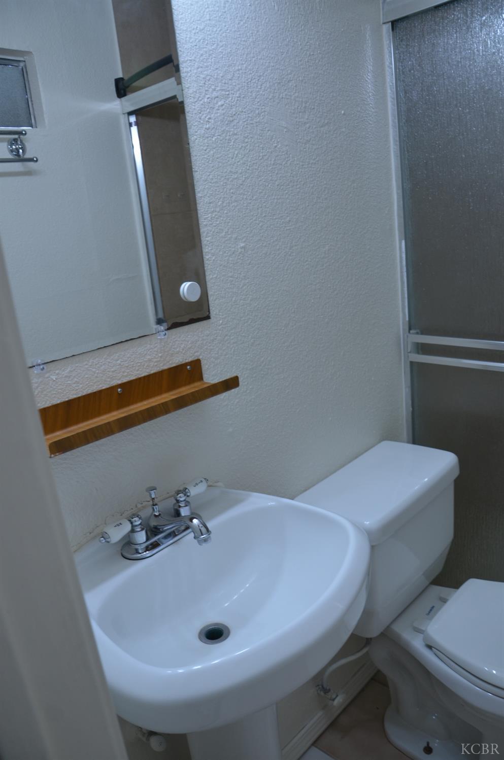 19663 Royal Ln, Lemoore, CA 93245