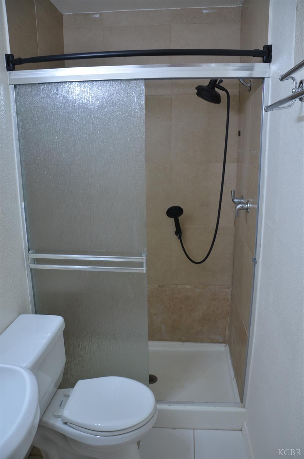 19663 Royal Ln, Lemoore, CA 93245