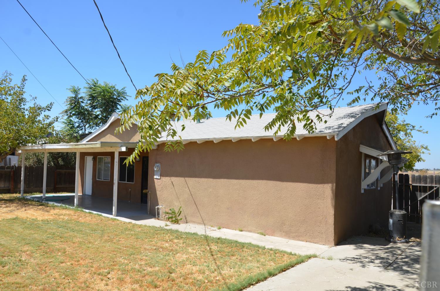 19663 Royal Ln, Lemoore, CA 93245