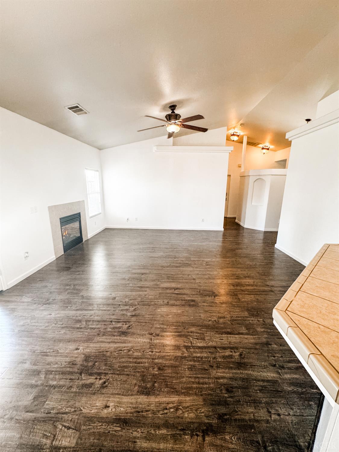 1416 Victory Ct, Hanford, CA 93230