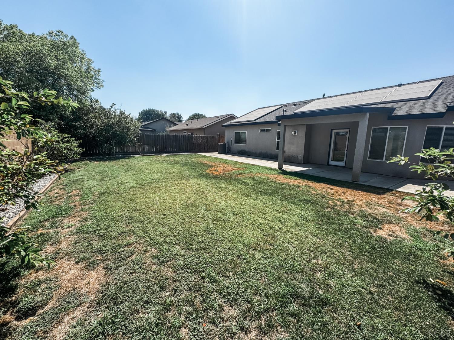1416 Victory Ct, Hanford, CA 93230