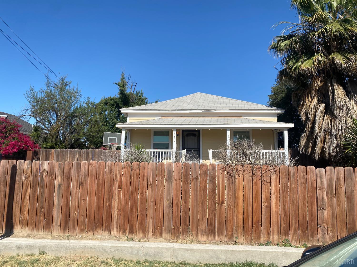 1029 N Green st, Hanford, CA 93230