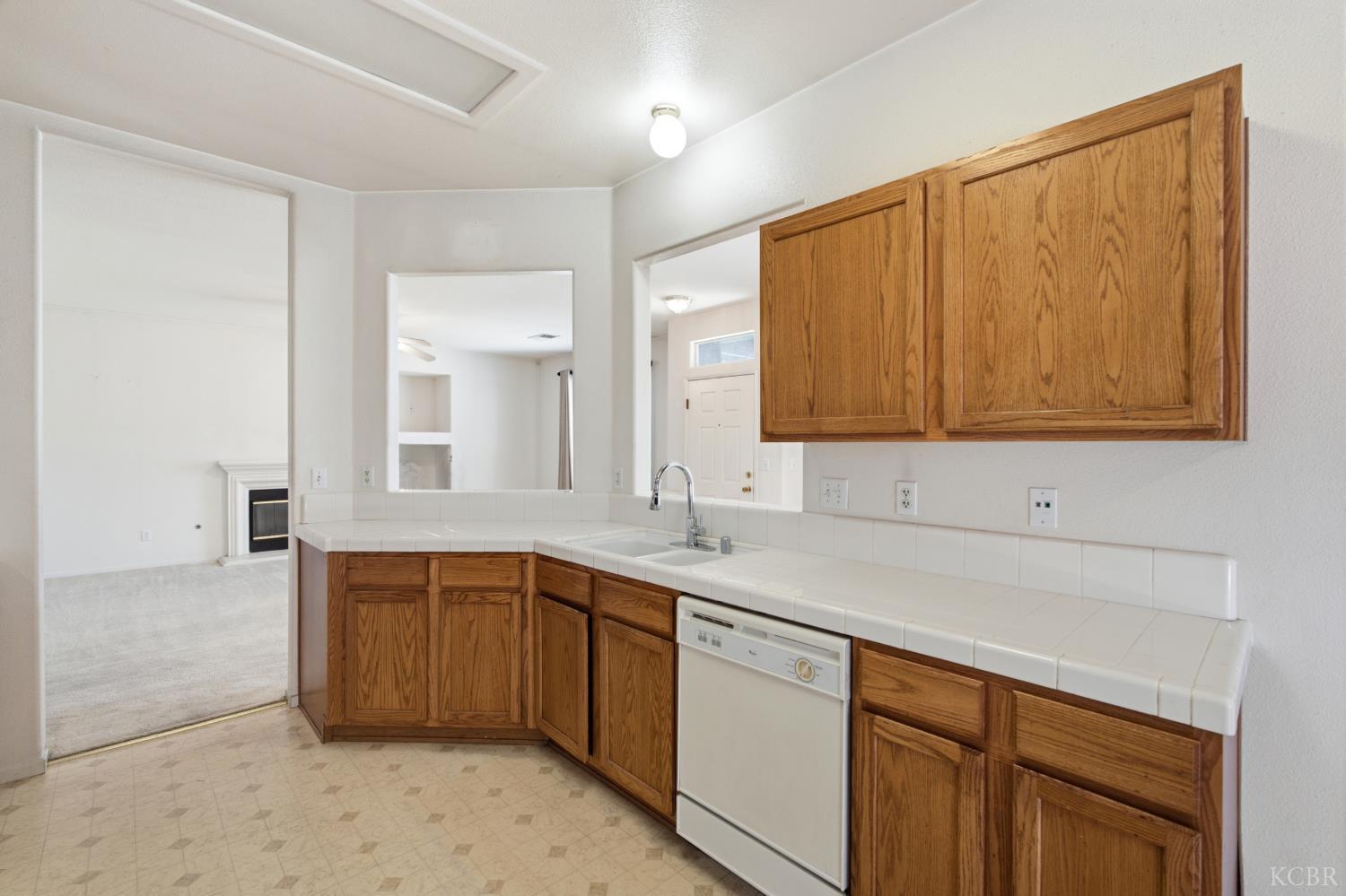 2536 Zion Way, Hanford, CA 93230