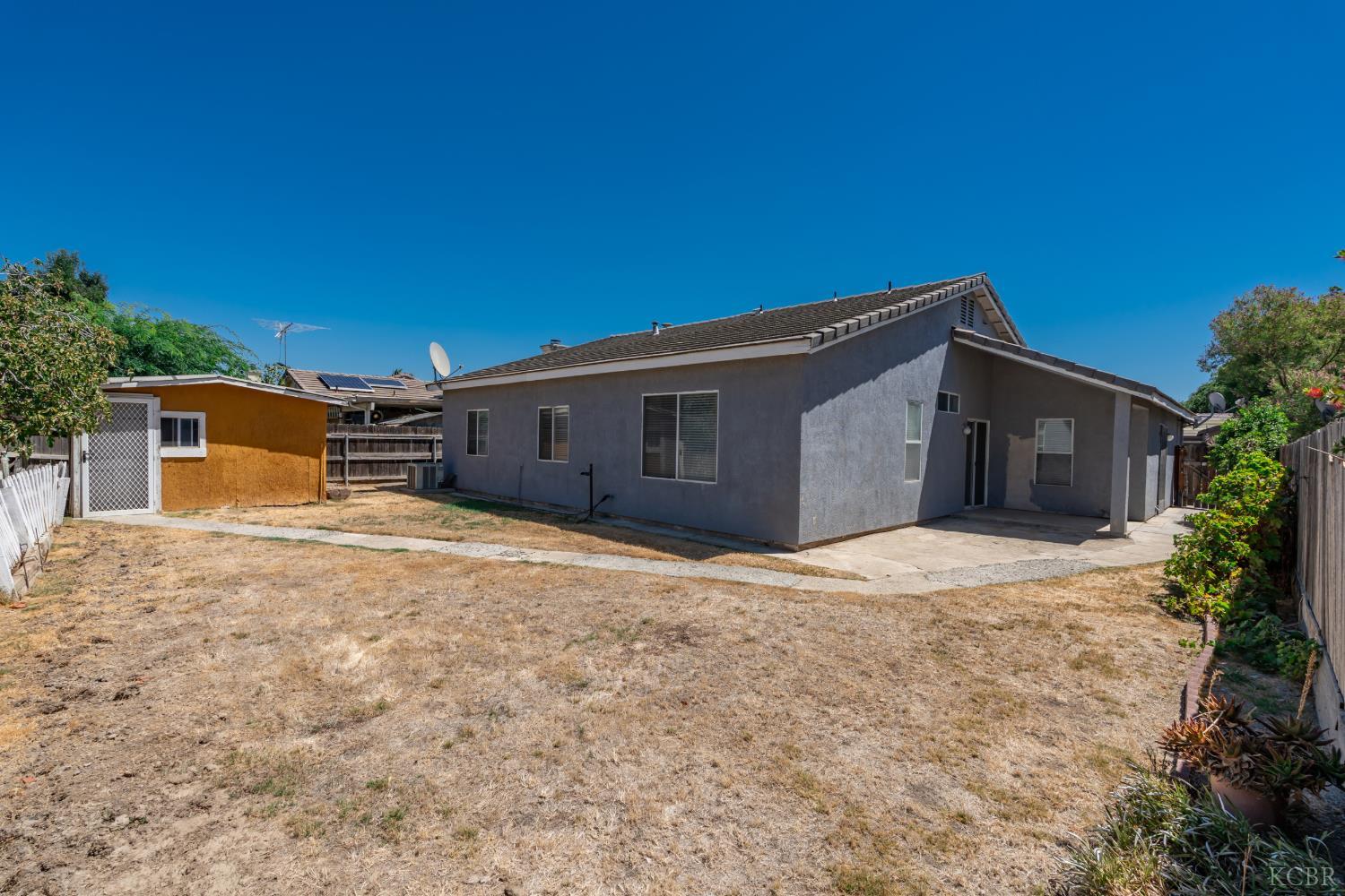 2536 Zion Way, Hanford, CA 93230