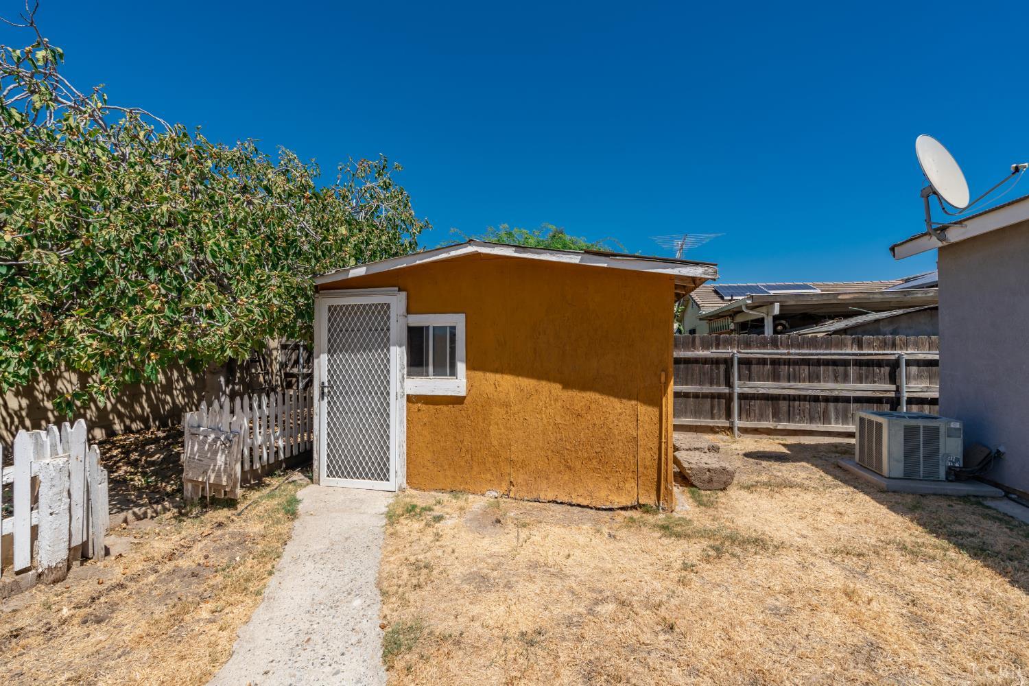 2536 Zion Way, Hanford, CA 93230