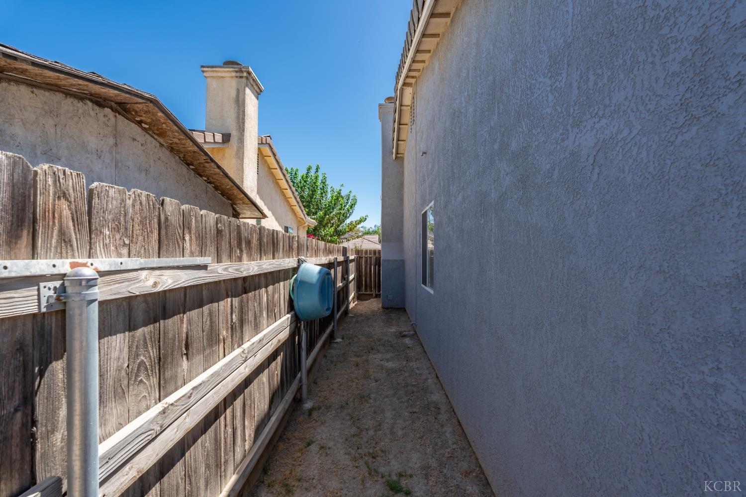 2536 Zion Way, Hanford, CA 93230