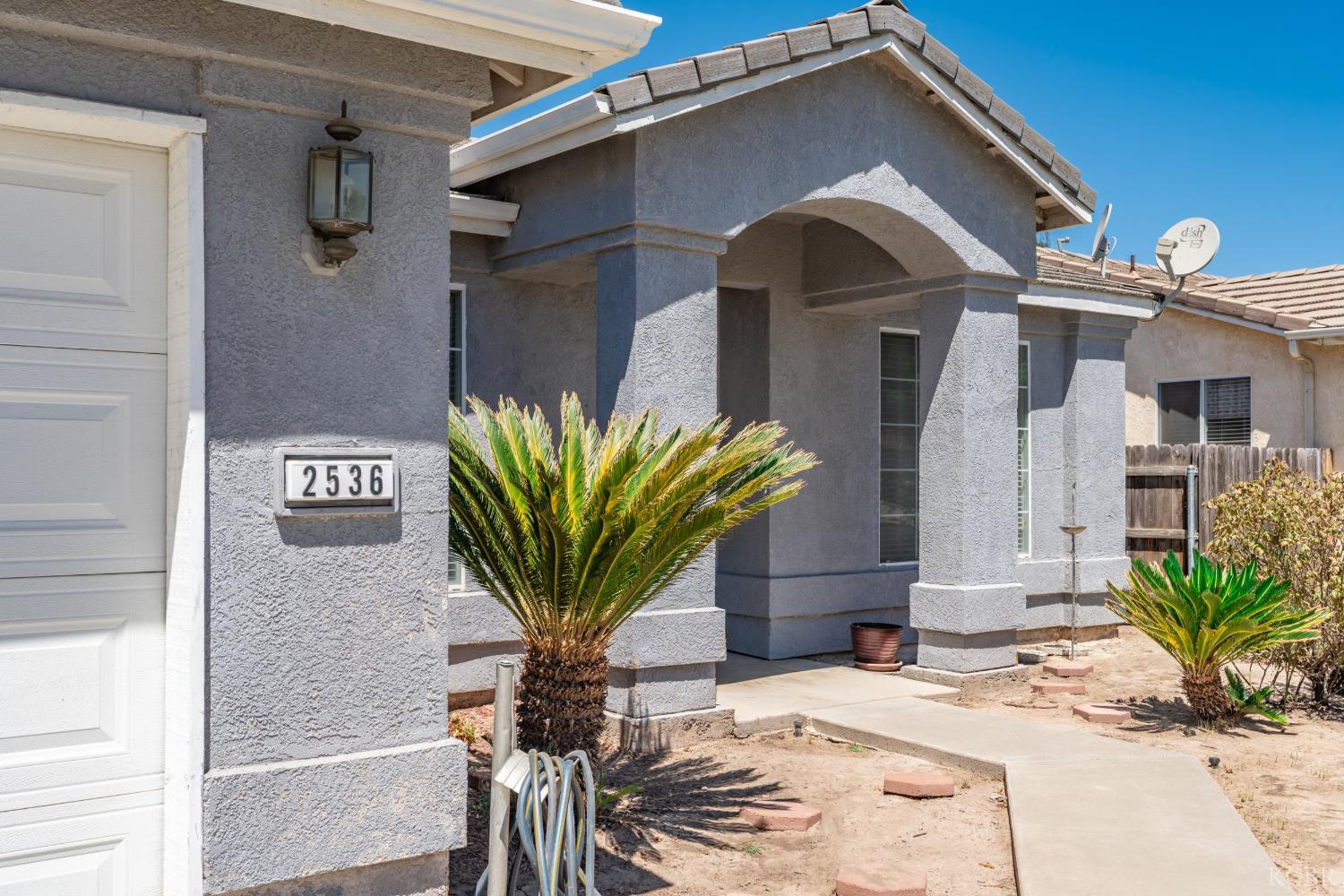 2536 Zion Way, Hanford, CA 93230