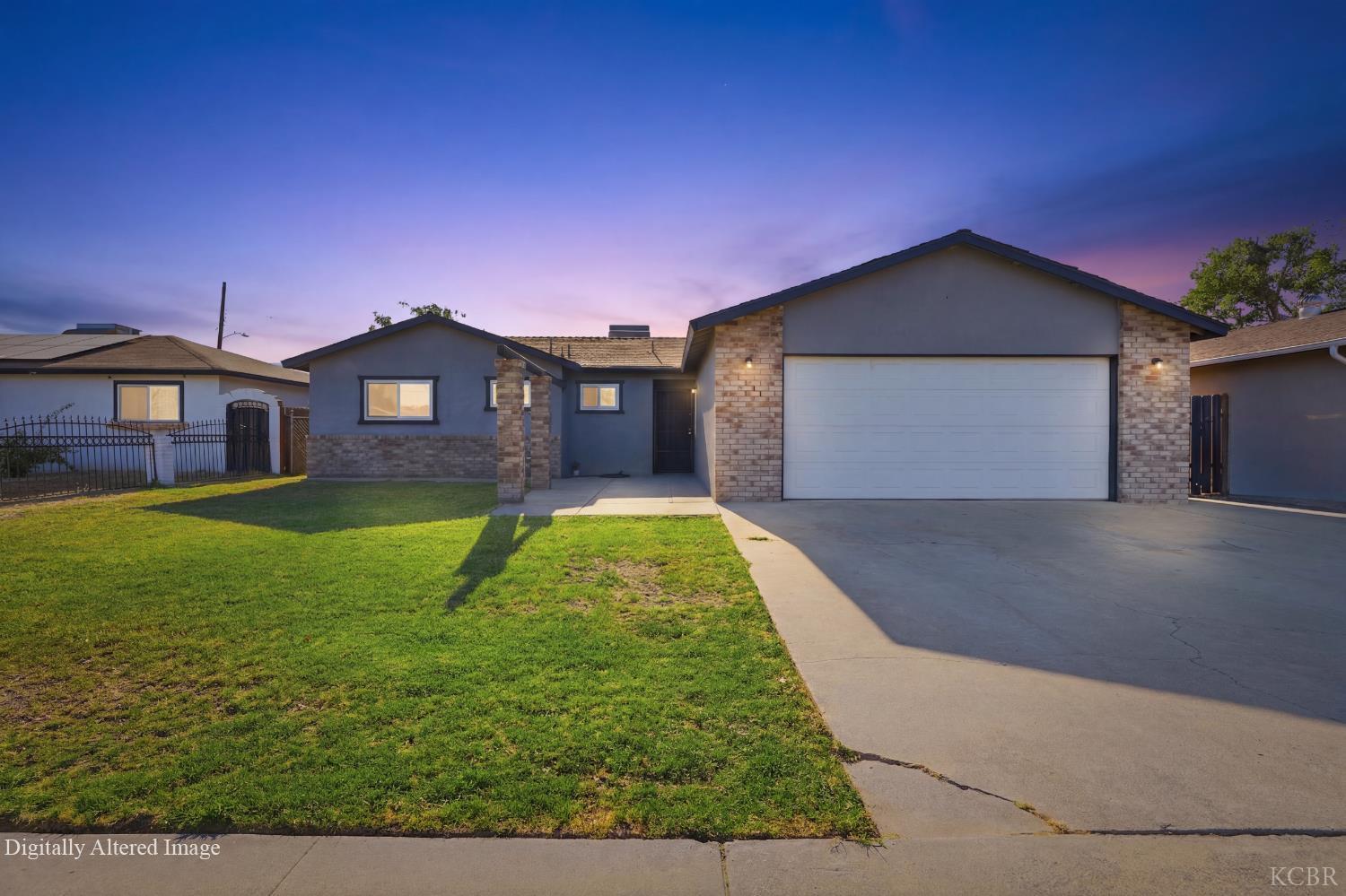 735 Manor Ave, Hanford, CA 93230