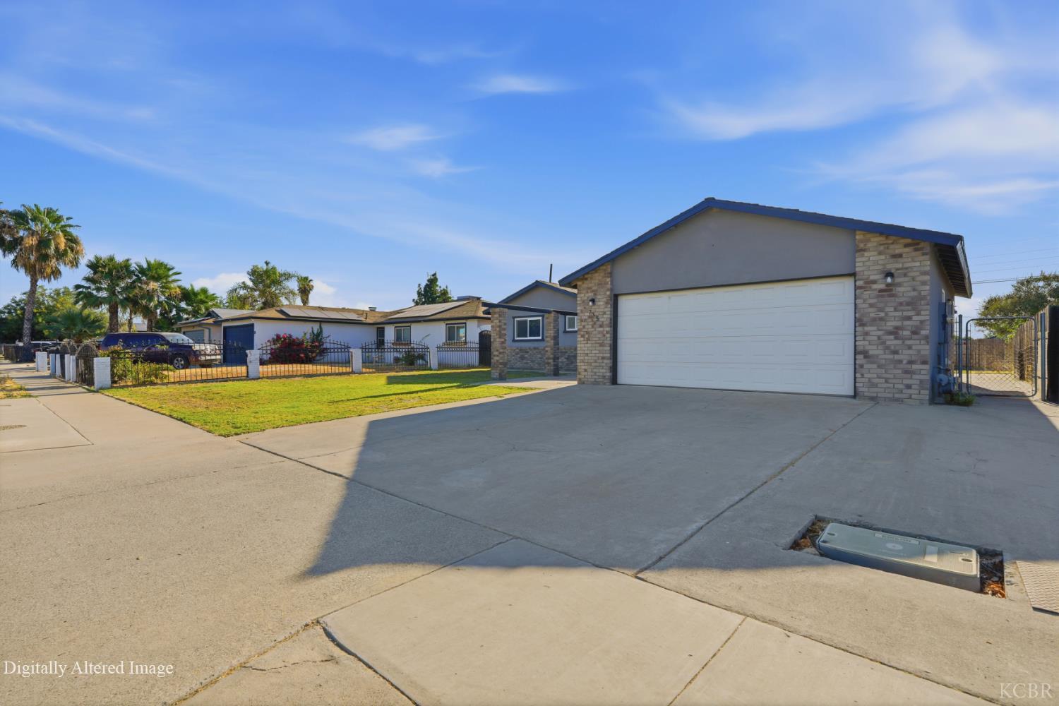 735 Manor Ave, Hanford, CA 93230