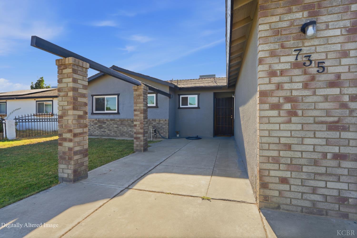 735 Manor Ave, Hanford, CA 93230