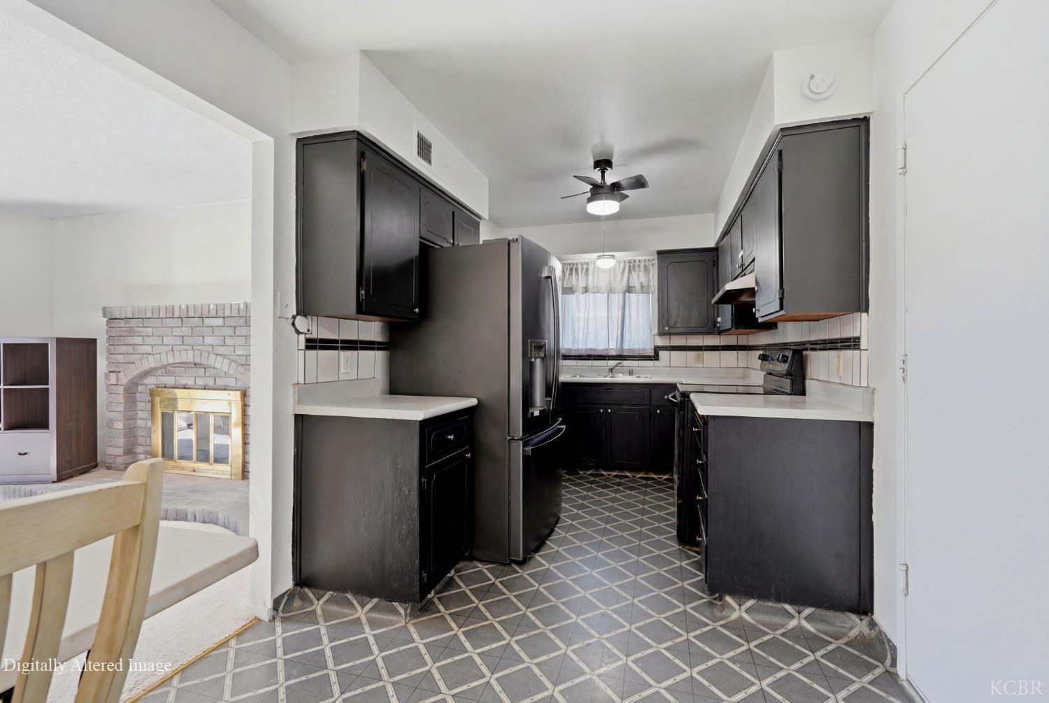 735 Manor Ave, Hanford, CA 93230
