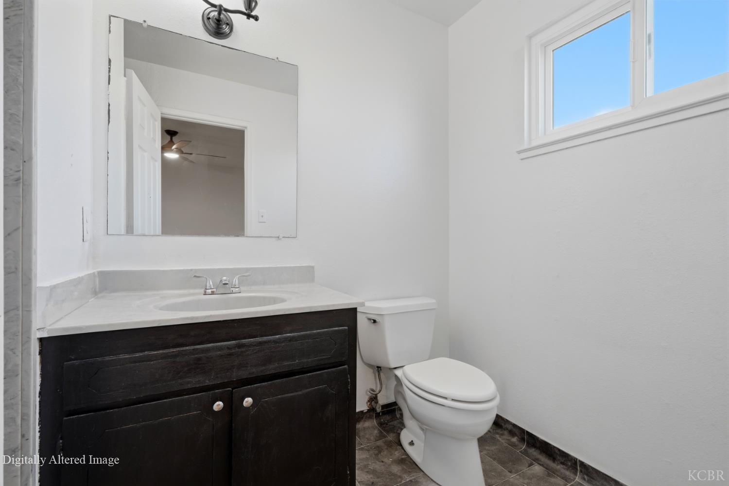 735 Manor Ave, Hanford, CA 93230