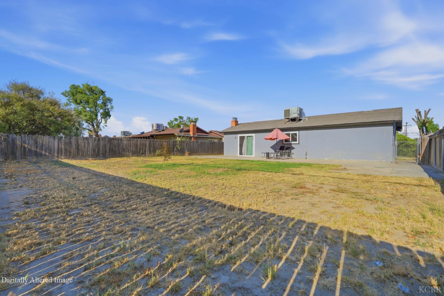 735 Manor Ave, Hanford, CA 93230