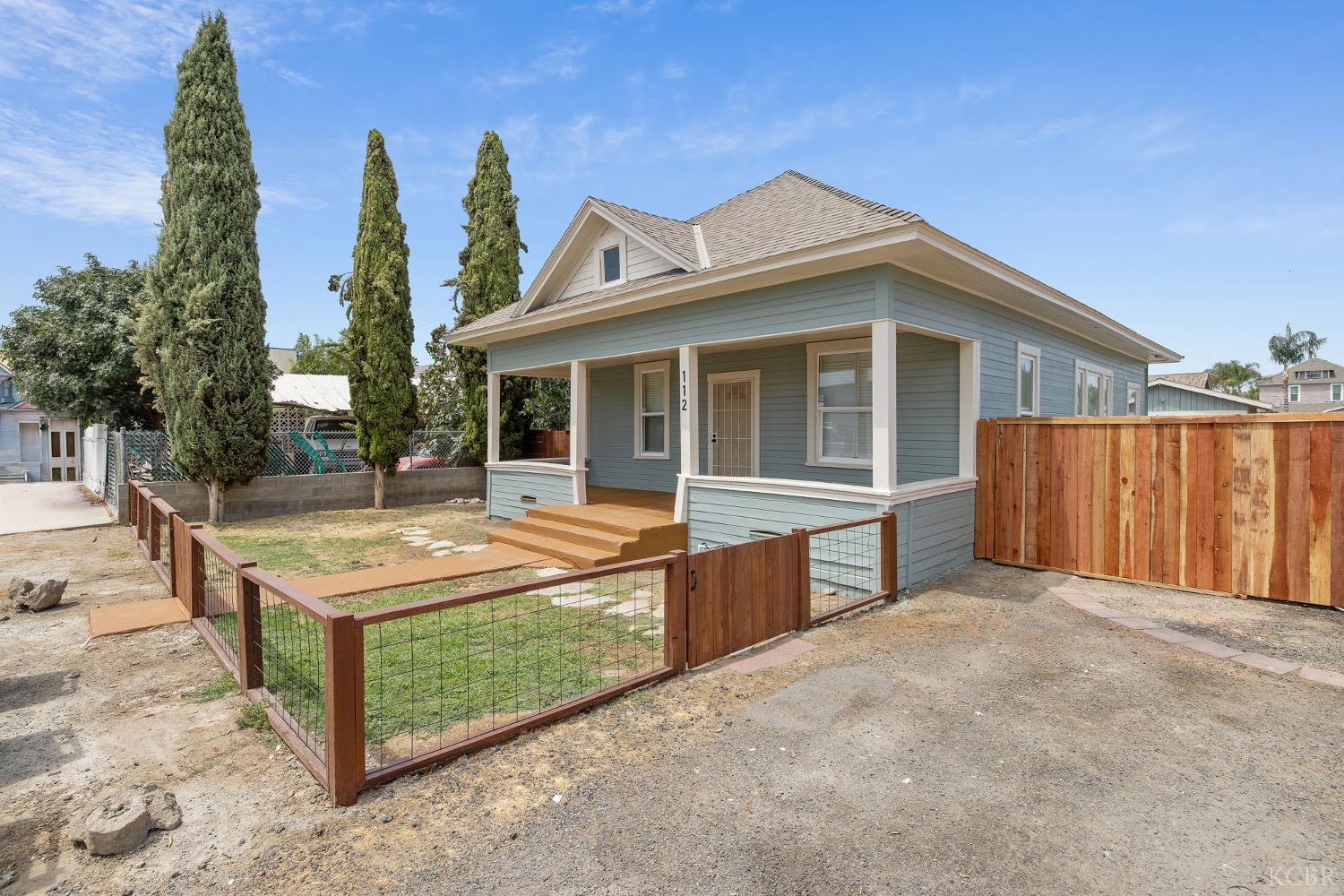 112 Irwin Ct, Hanford, CA 93230