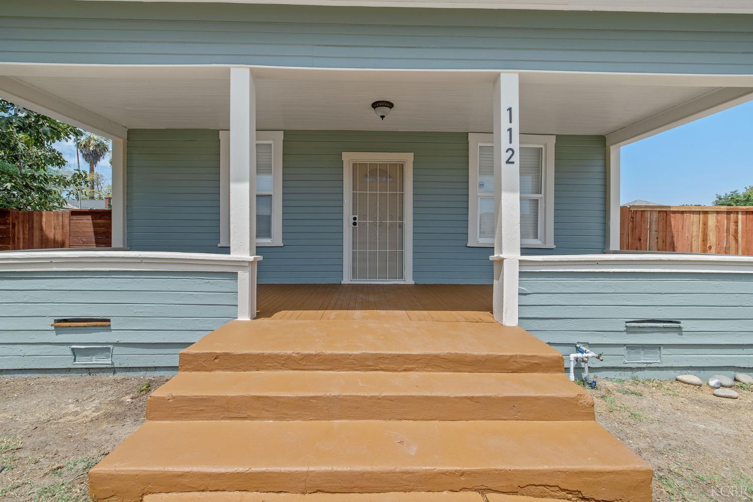 112 Irwin Ct, Hanford, CA 93230