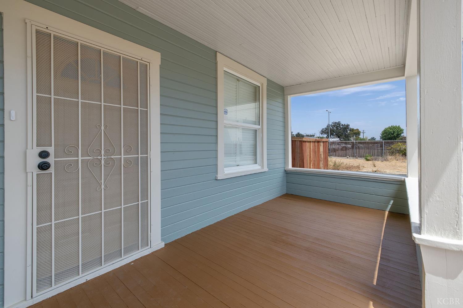 112 Irwin Ct, Hanford, CA 93230