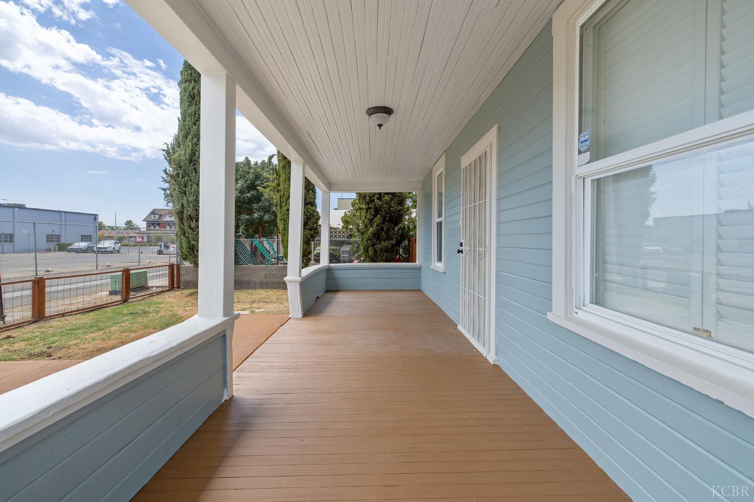 112 Irwin Ct, Hanford, CA 93230