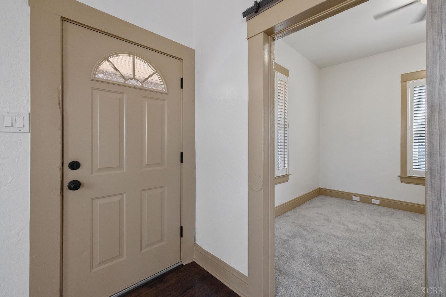 112 Irwin Ct, Hanford, CA 93230