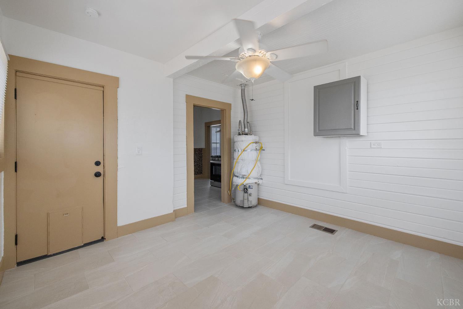 112 Irwin Ct, Hanford, CA 93230
