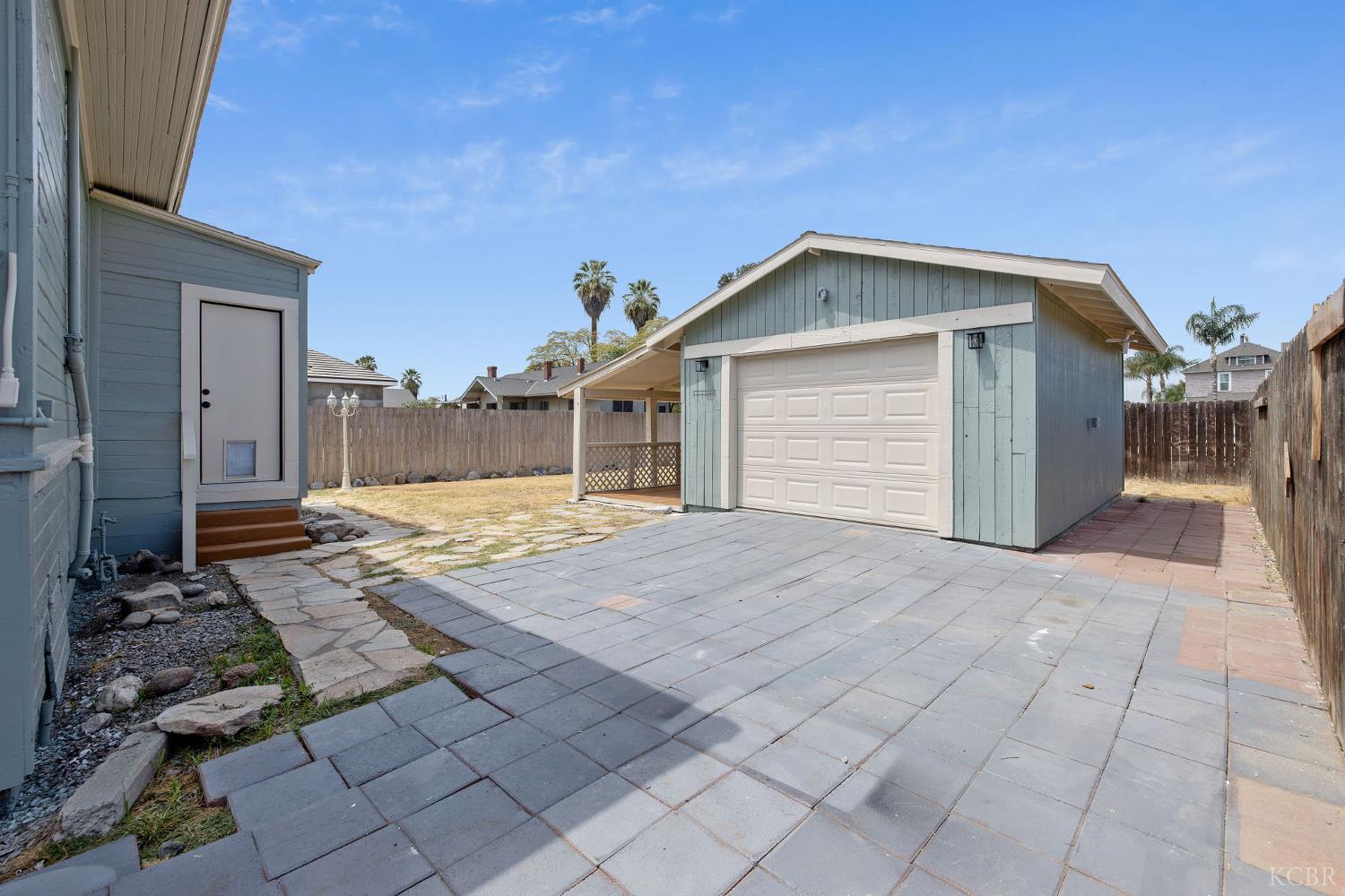 112 Irwin Ct, Hanford, CA 93230