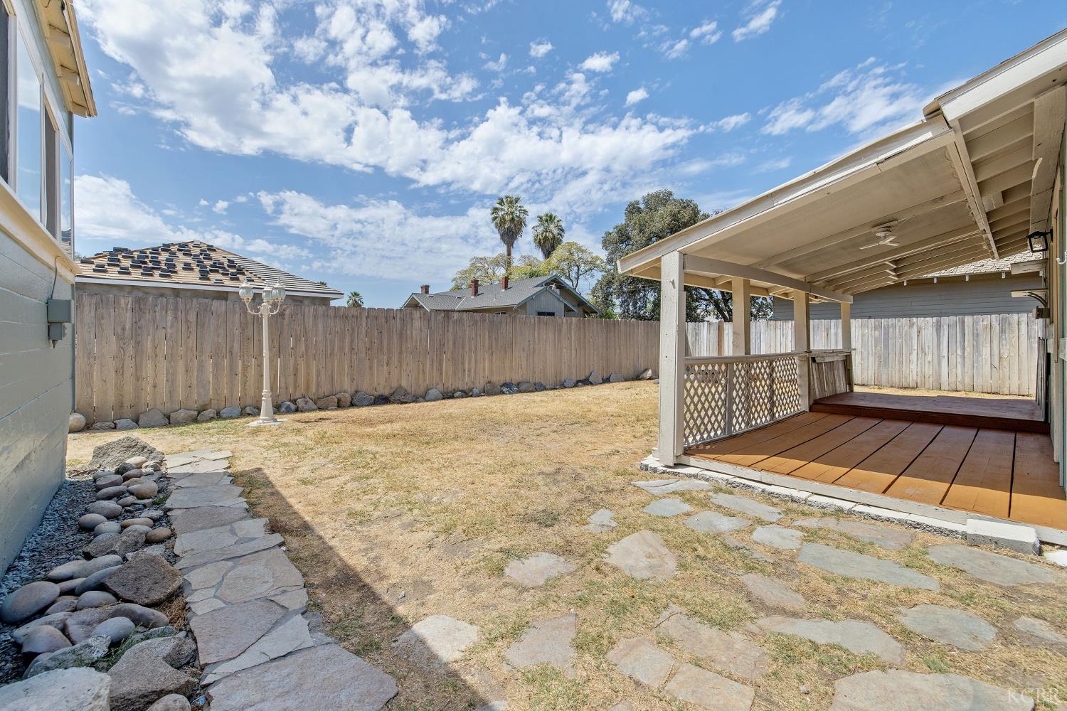 112 Irwin Ct, Hanford, CA 93230