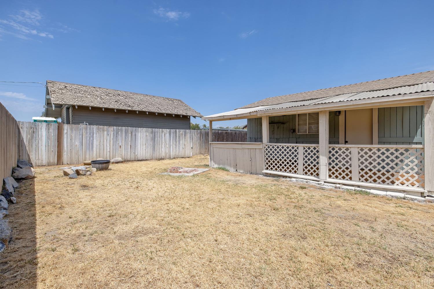 112 Irwin Ct, Hanford, CA 93230