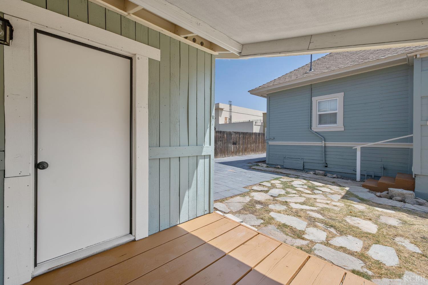 112 Irwin Ct, Hanford, CA 93230