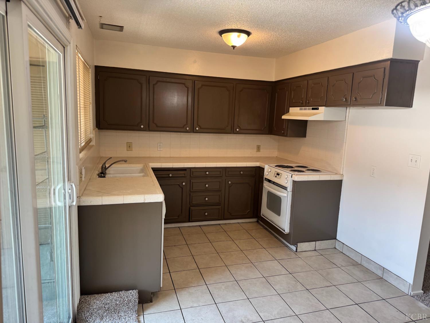 3749 N Fruit Ave, Fresno, CA 93705