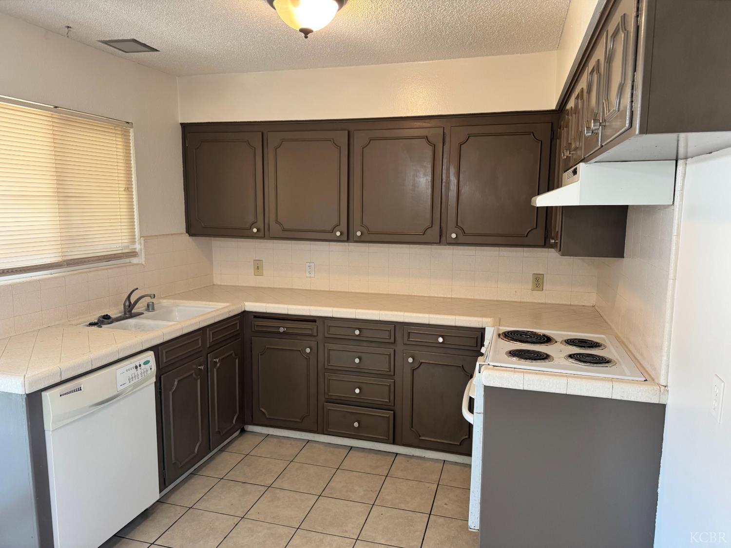 3749 N Fruit Ave, Fresno, CA 93705