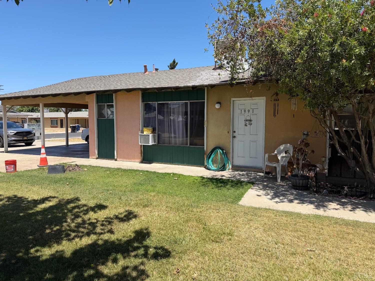 1991 Parker Pl, Hanford, CA 93230