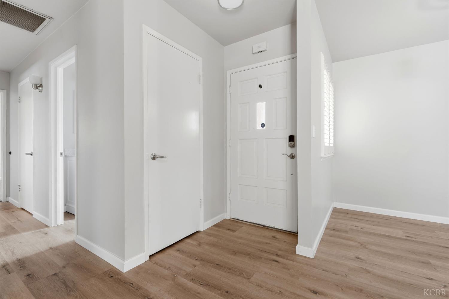 310 W Hazelwood Dr, Lemoore, CA 93245