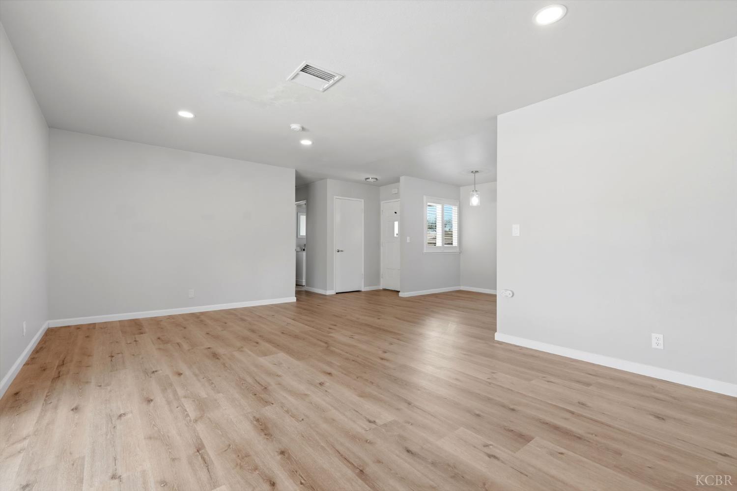310 W Hazelwood Dr, Lemoore, CA 93245