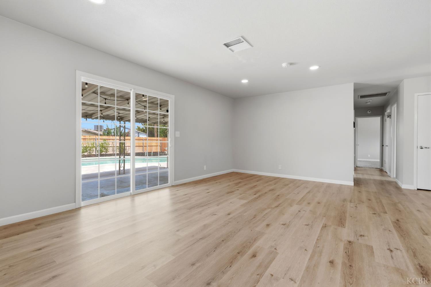 310 W Hazelwood Dr, Lemoore, CA 93245