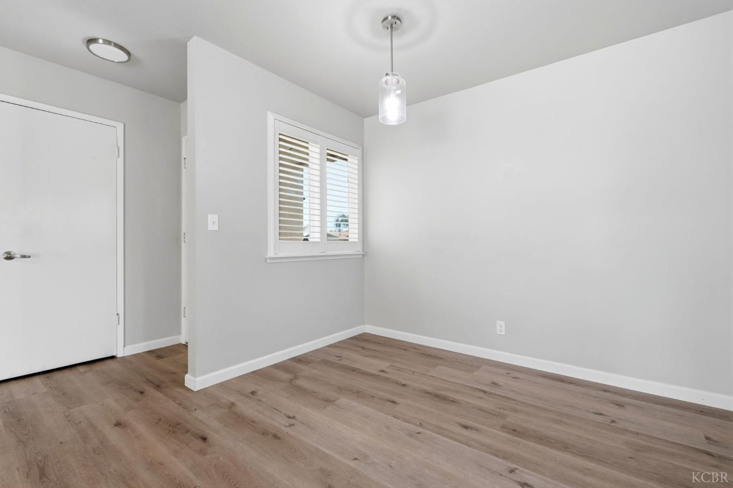 310 W Hazelwood Dr, Lemoore, CA 93245