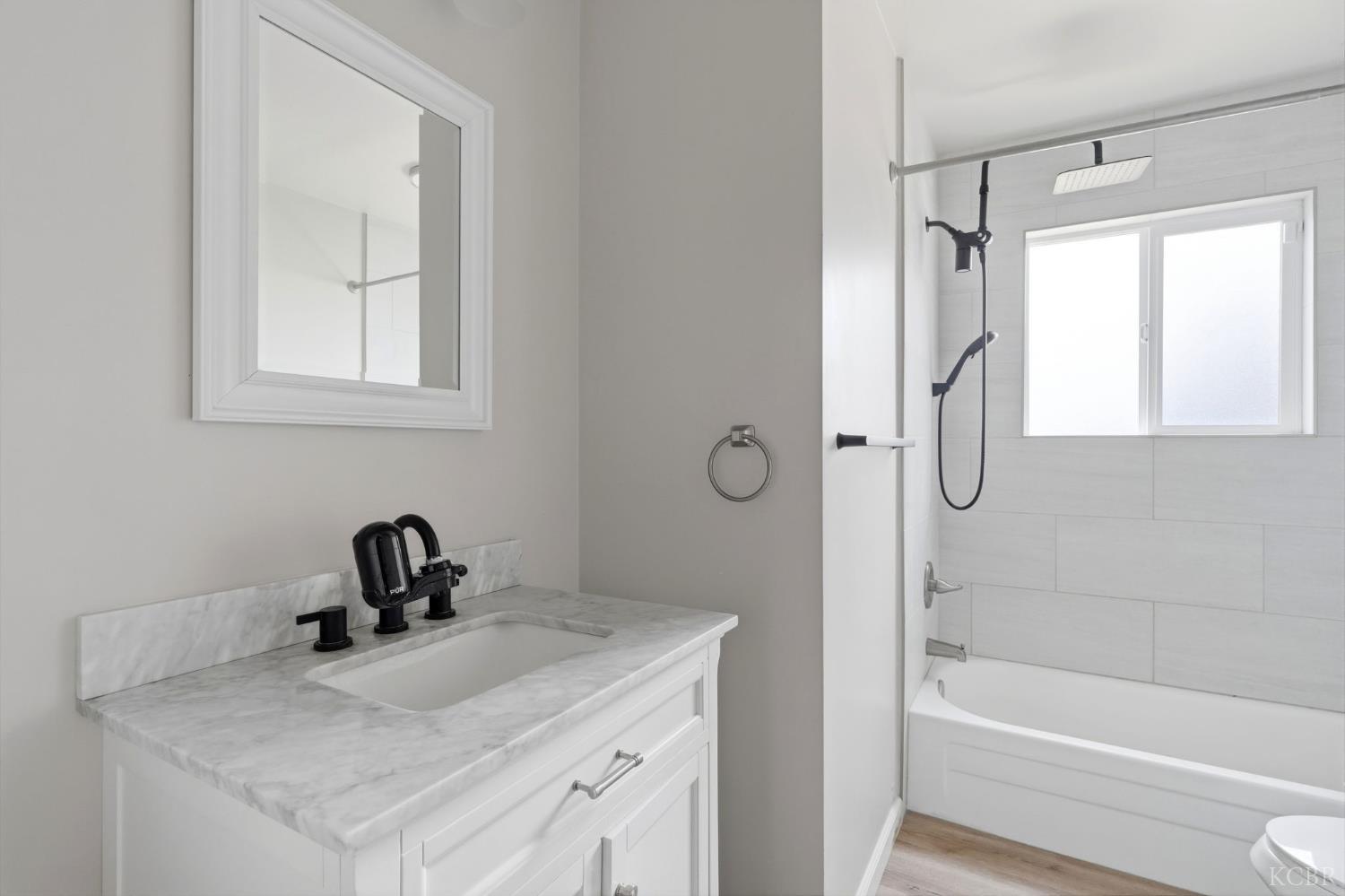 310 W Hazelwood Dr, Lemoore, CA 93245