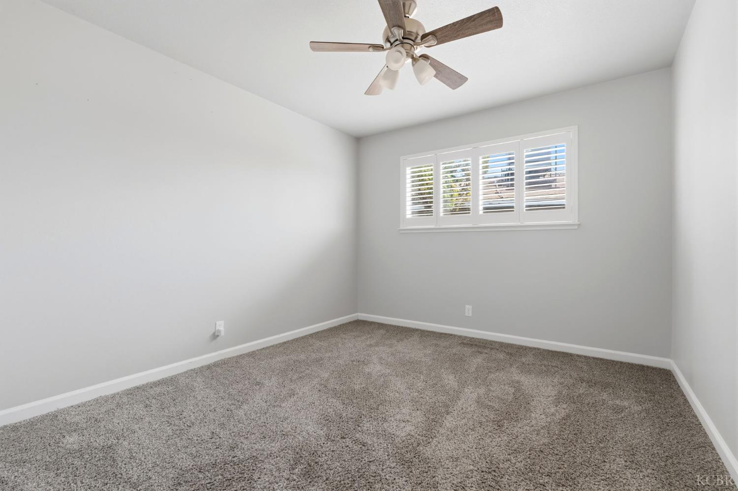 310 W Hazelwood Dr, Lemoore, CA 93245