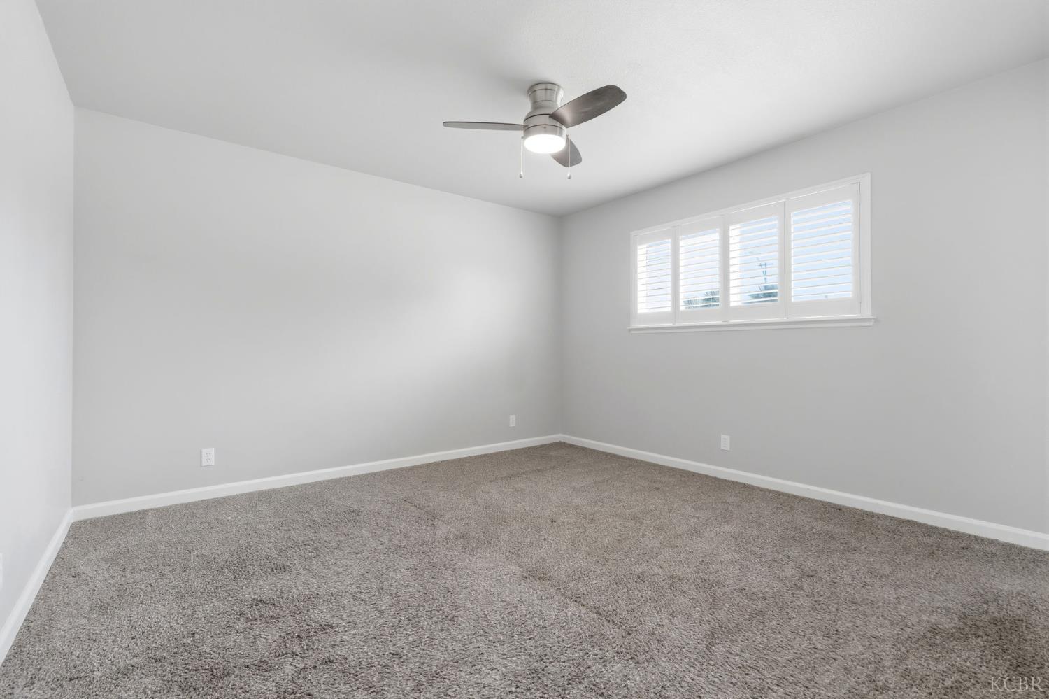 310 W Hazelwood Dr, Lemoore, CA 93245
