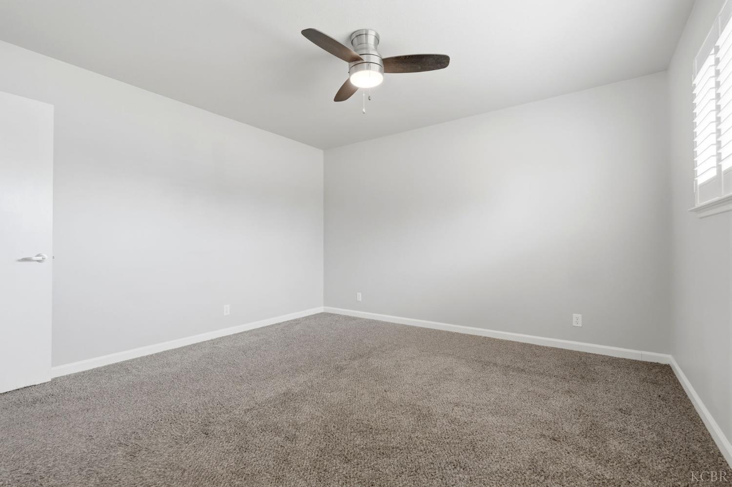 310 W Hazelwood Dr, Lemoore, CA 93245