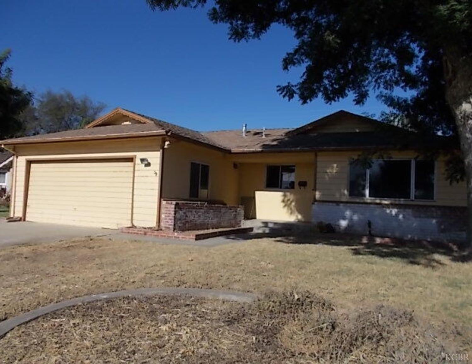 2026 N Kensington Way, Hanford, CA 93230