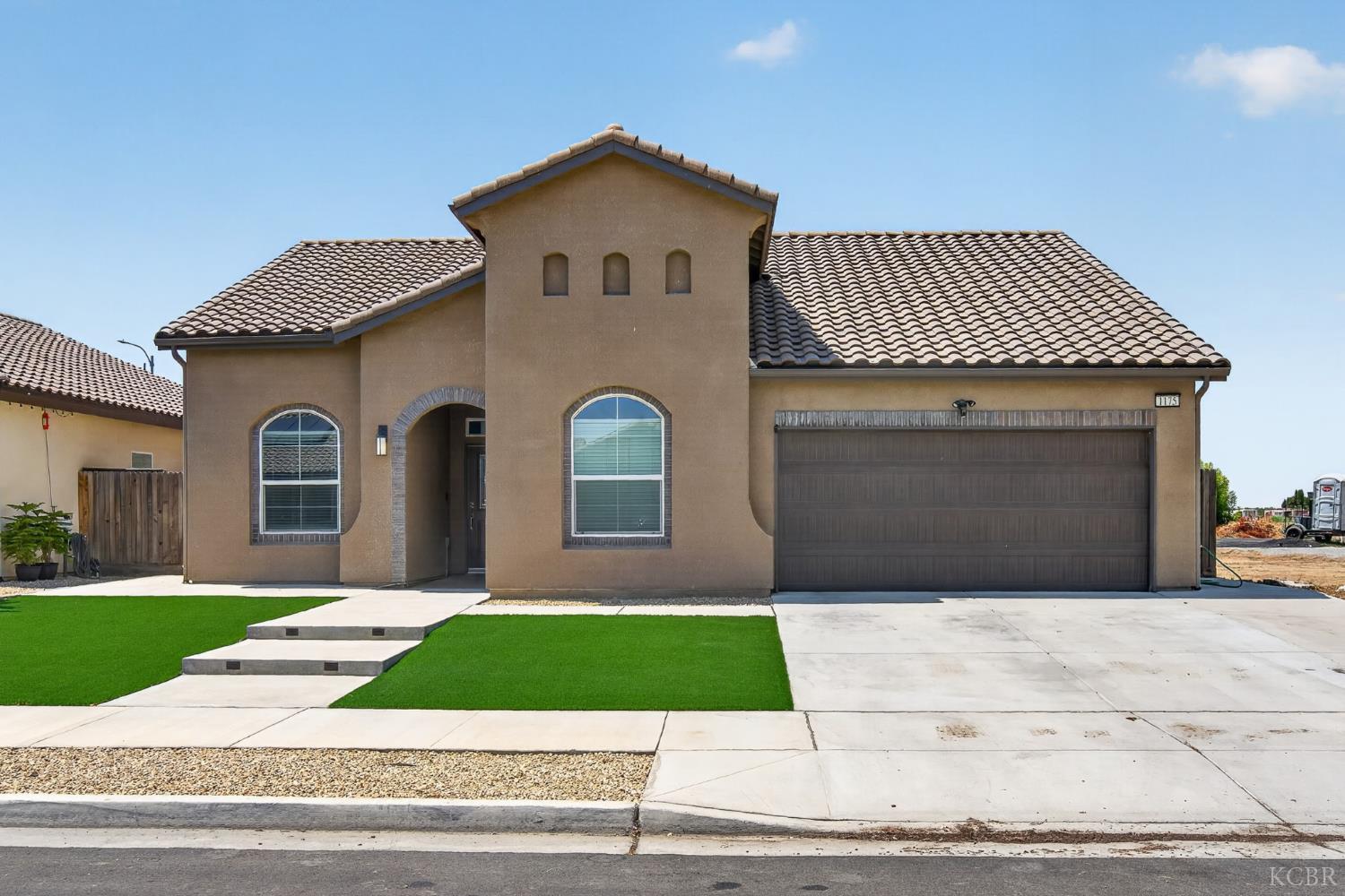 1175 Narwhal Ave, Lemoore, CA 93245