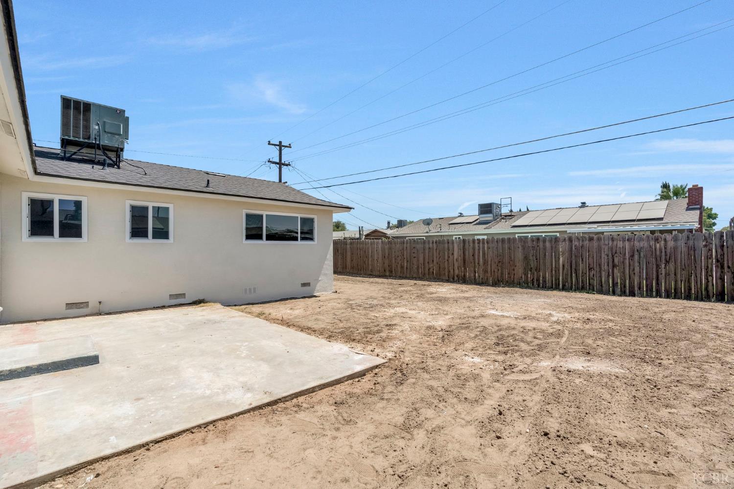 165 W Deodar Ln, Lemoore, CA 93245