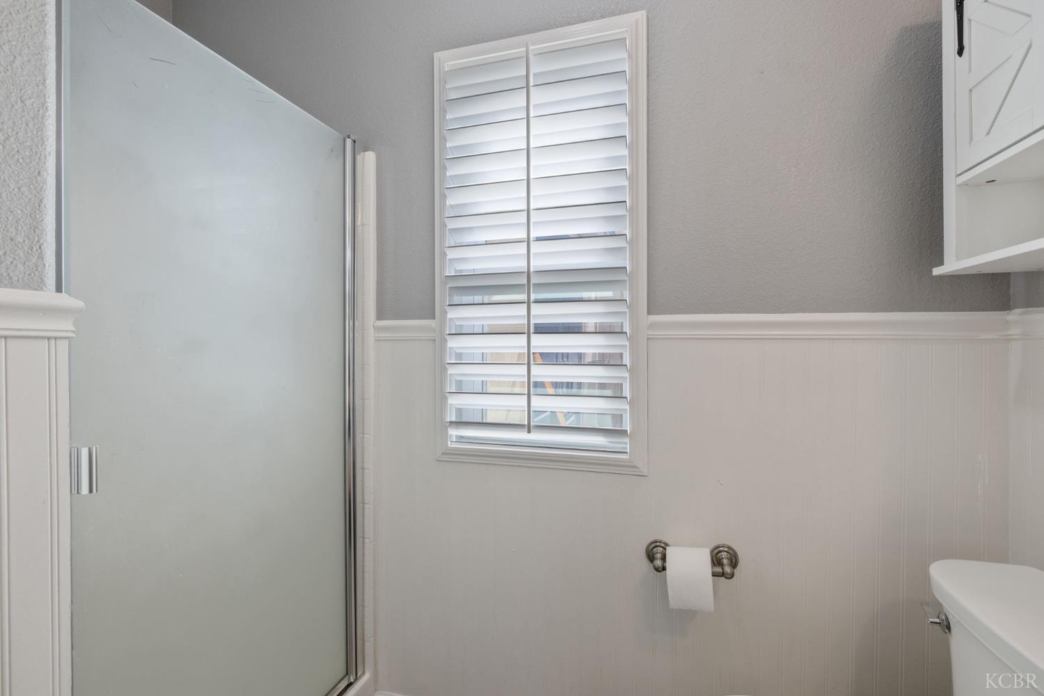 1093 W Windsor Ct, Hanford, CA 93230