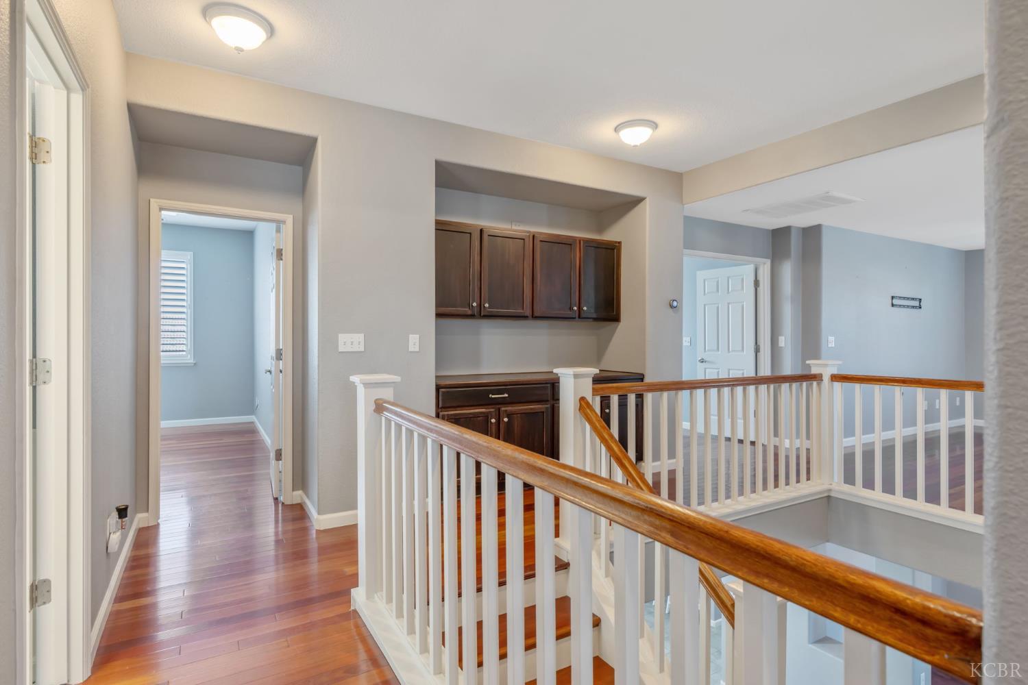 1093 W Windsor Ct, Hanford, CA 93230
