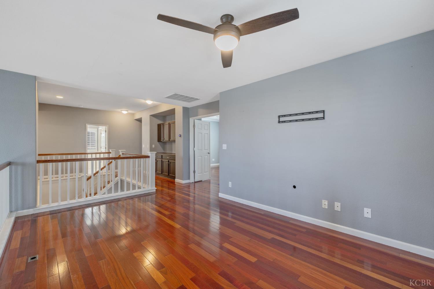 1093 W Windsor Ct, Hanford, CA 93230