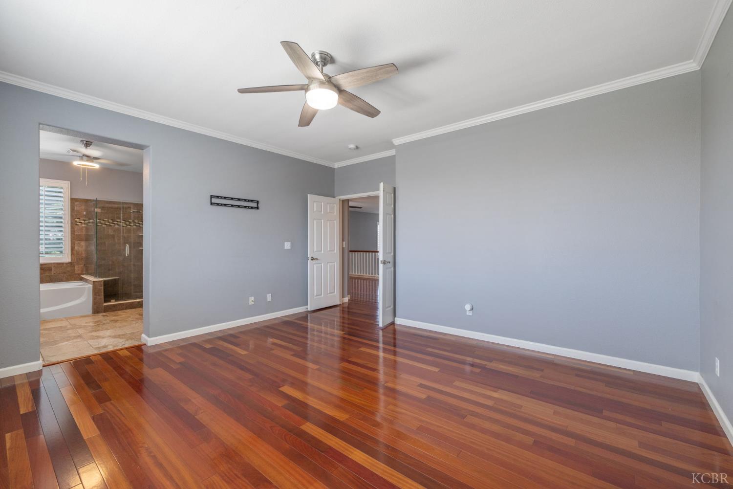 1093 W Windsor Ct, Hanford, CA 93230