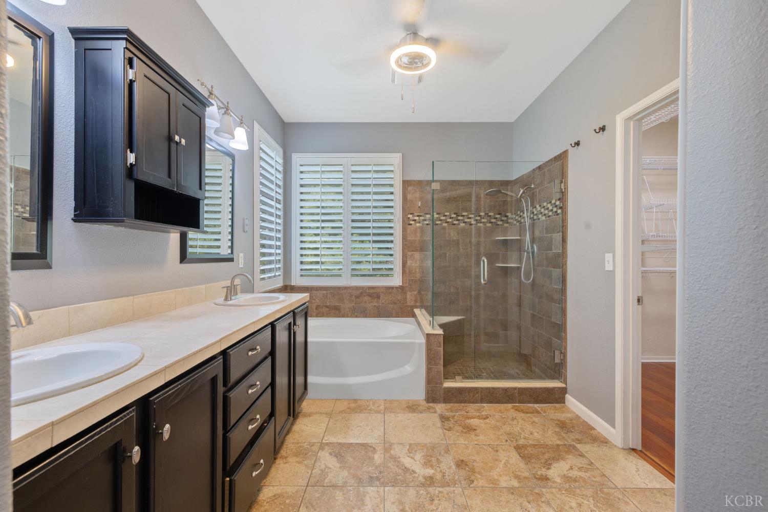1093 W Windsor Ct, Hanford, CA 93230