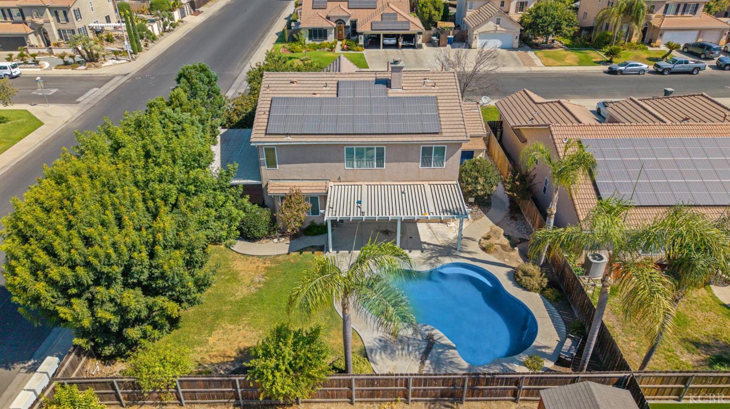 1093 W Windsor Ct, Hanford, CA 93230
