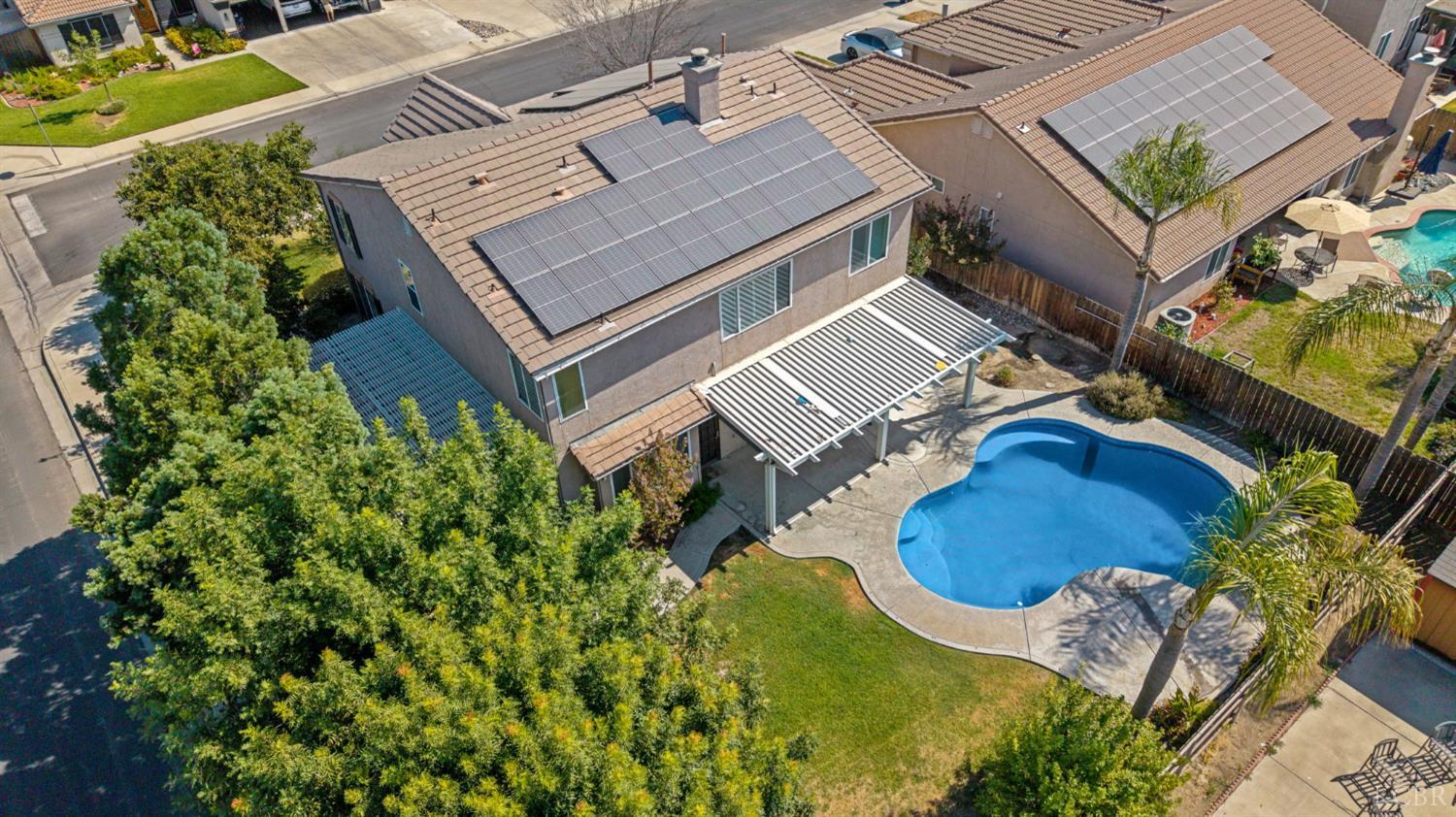 1093 W Windsor Ct, Hanford, CA 93230